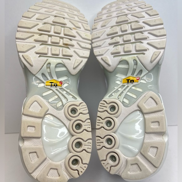 Nike Air Max Plus Womens Triple White 2021 DM2362-100 Sz 7.5M No Box Exc… - Picture 14 of 15